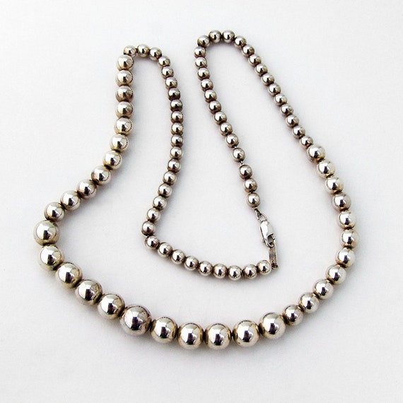 Graduated Bead Necklace Sterling Silver Gem