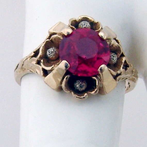 Ornate Round Cut Ruby Ring 14 K Yellow Gold - image 1