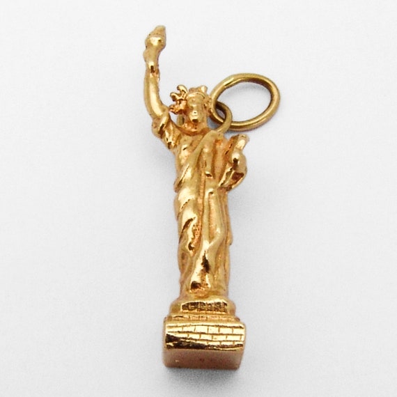 Statue Of Liberty Charm Pendant 14K Yellow Gold - image 1