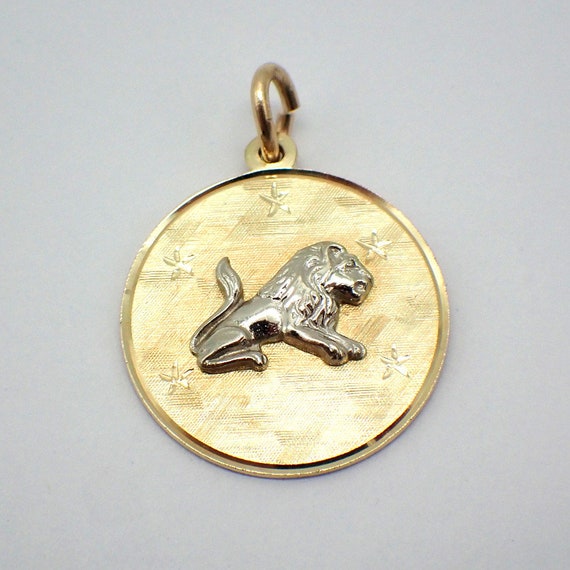 Leo Zodiac Sign Charm Pendant 14K Gold