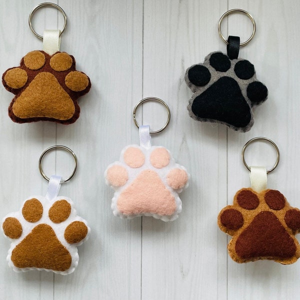 Felt dog paw cat paw keyring, dog cat paw bag charm, dog cat lover gift, new dog gift, dog cat paw keychain, handmade keyring, paw keyring