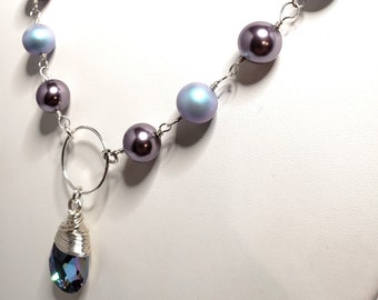 Swarovski Crystal Pearl Iridescent Light Blue Mauve Vitrail Medium Pendant Necklace