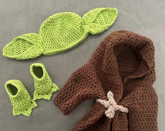 Yoda/Grogu Robe Baby Set (hat/robe/feet)