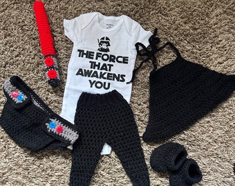 Darth Vader Baby Outfit ("The Force that Awakens You" onsie, luierhoes, broek, Midi lichtzwaard, slofjes, cape)