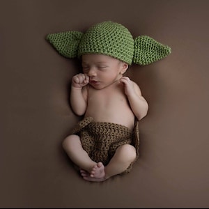 Yoda/Grogu Baby Set (hat, diaper cover)