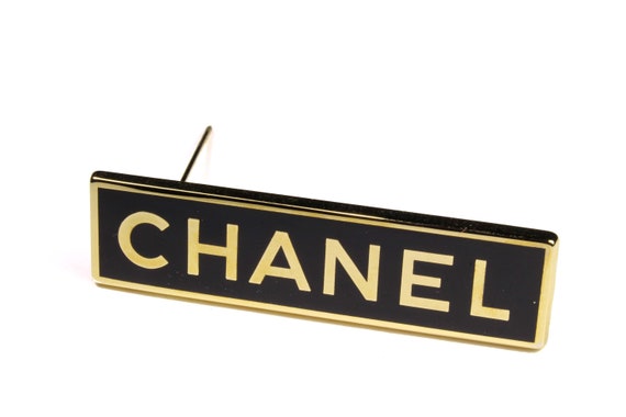 CHANEL Vintage Rectangular Logo Brooch - image 8