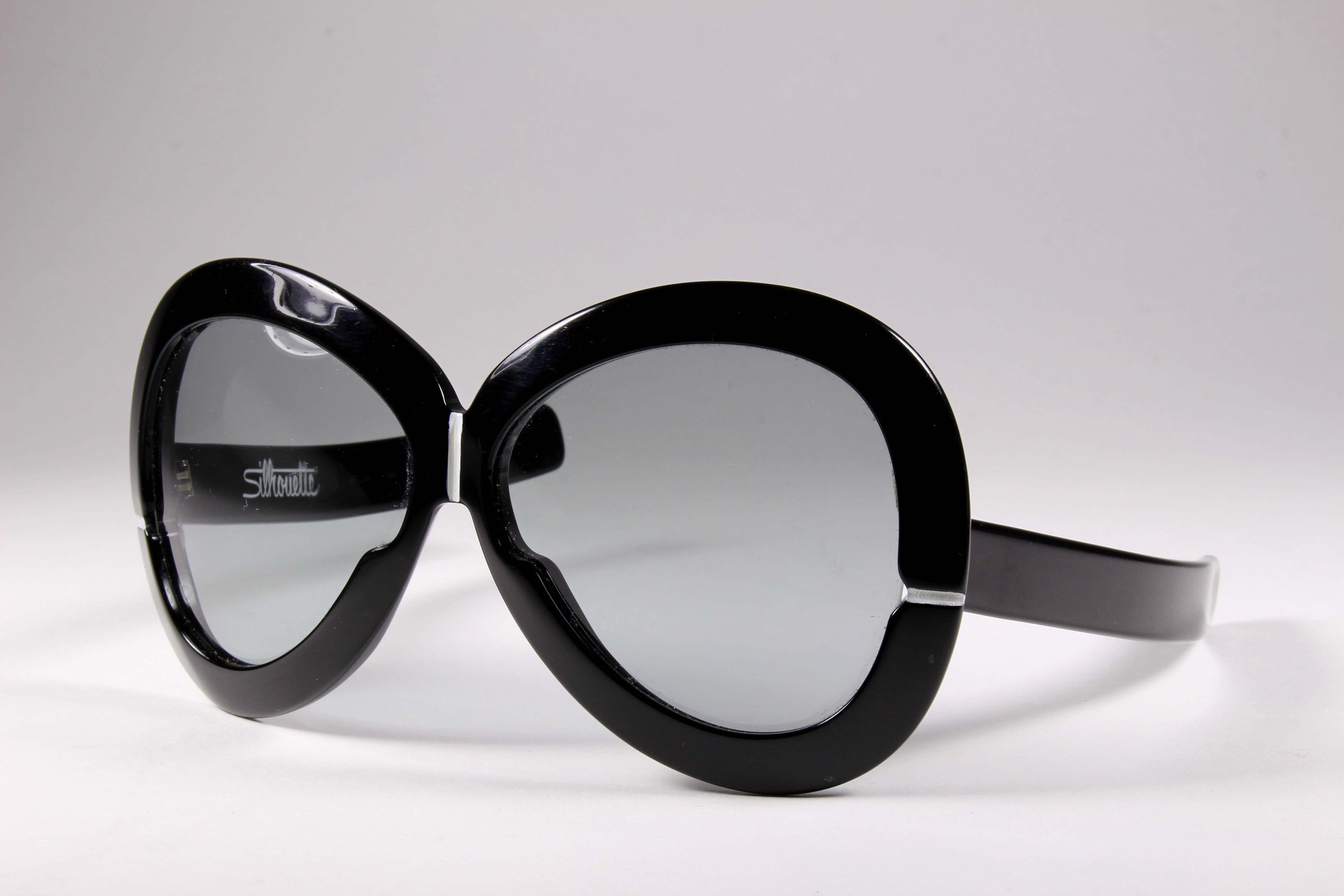 SILHOUETTE Futura Vintage 70\'s Black and White Sunglasses Futura – Trendsetting Sunglasses by Silhouette | Eyestylist  main image 4