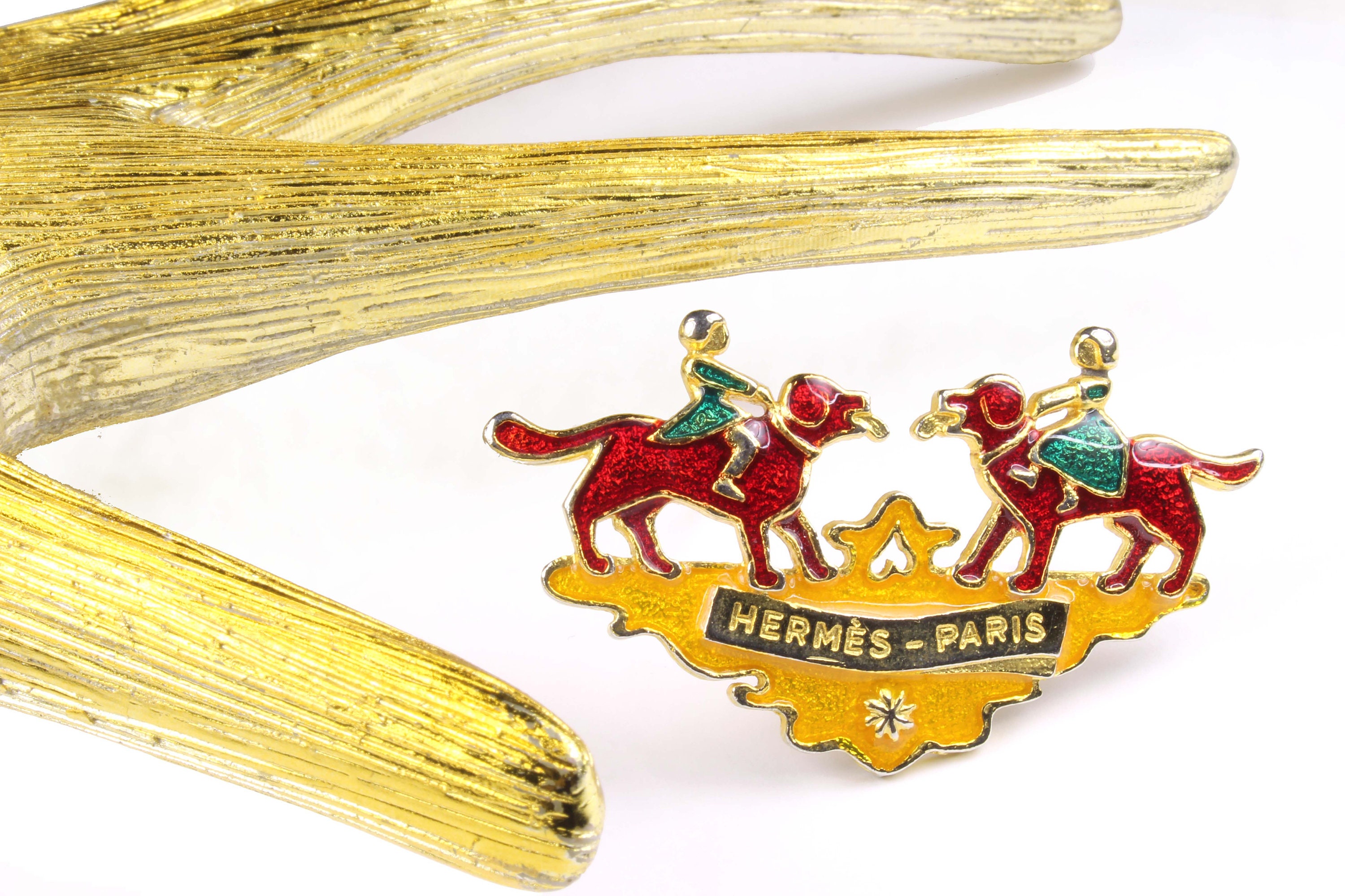 Hermes brooch store