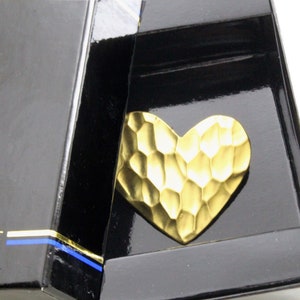 Broche coeur doré en nid d&#39;abeille YVES SAINT LAURENT