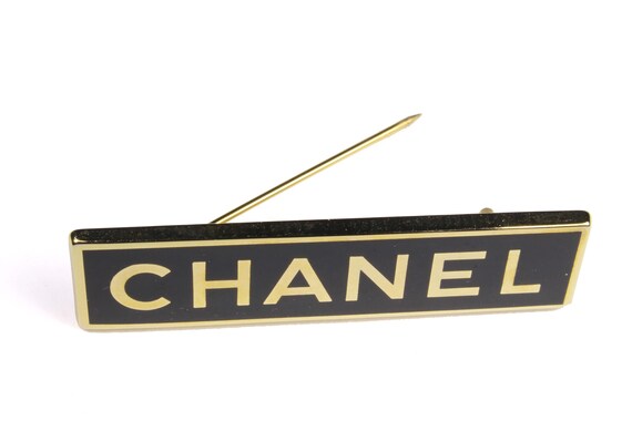 CHANEL Vintage Rectangular Logo Brooch - image 7