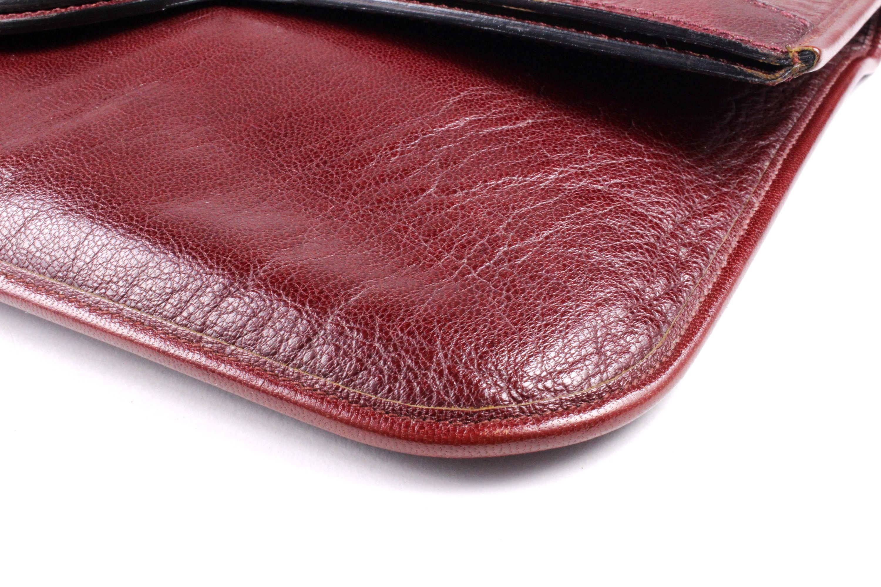 Brown crocodile skin handbag with flap and decorative clasp – Vintage Carwen
