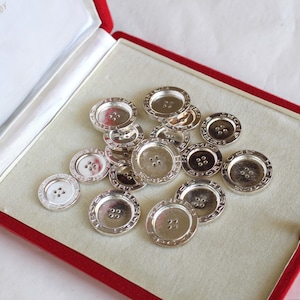 HERMESエルメス　ロゴ入りボタン3個 Hermes buttons - Etsy 日本