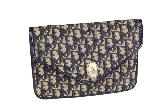 Dior logo shop clutch