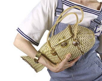 Vintage 1950s White and Gold Plastic Wicker Fish Purse Bag