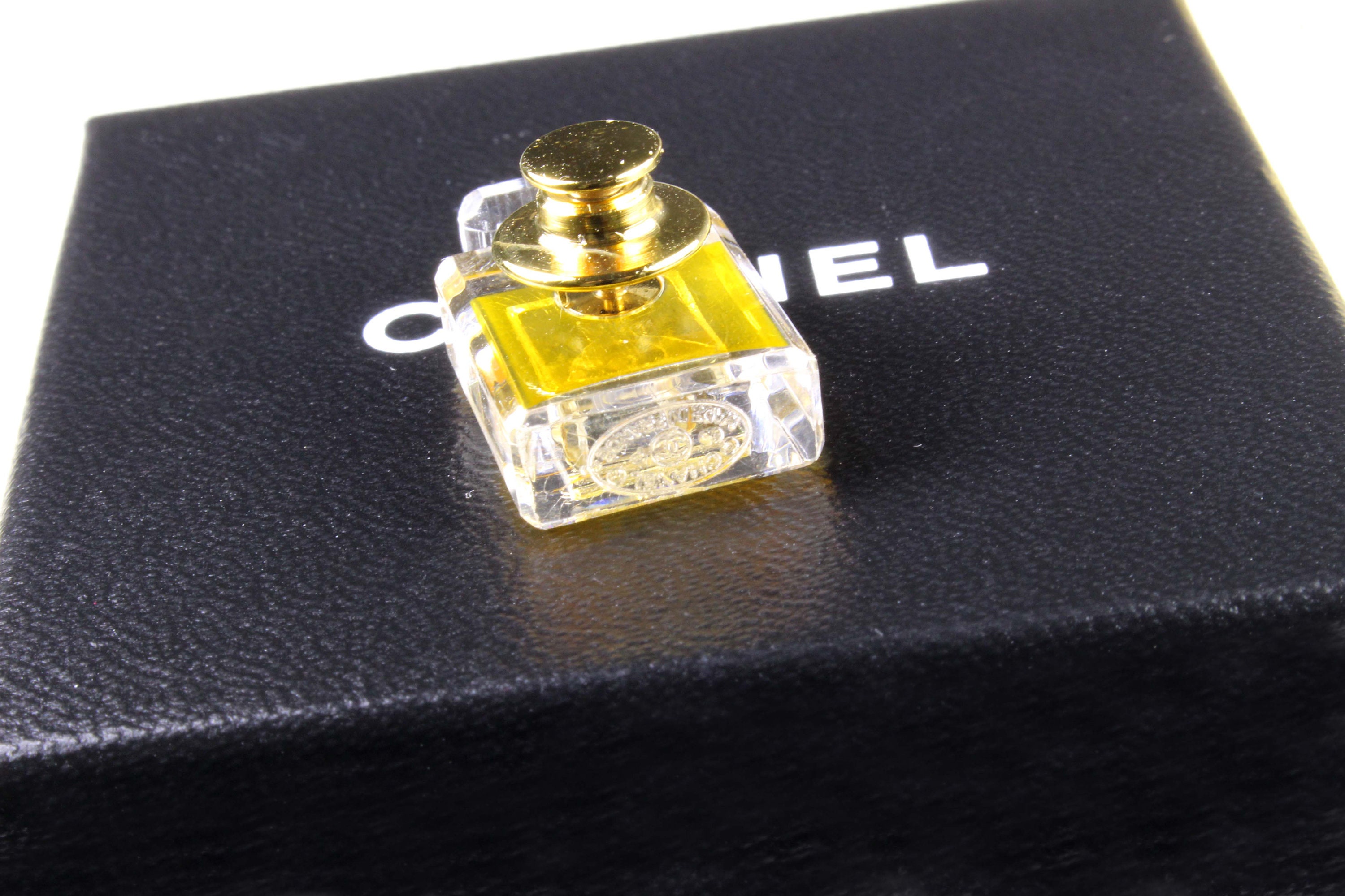 CHANEL Vintage Iconic No.5 Miniature Perfume Bottle Pin Brooch -   Denmark