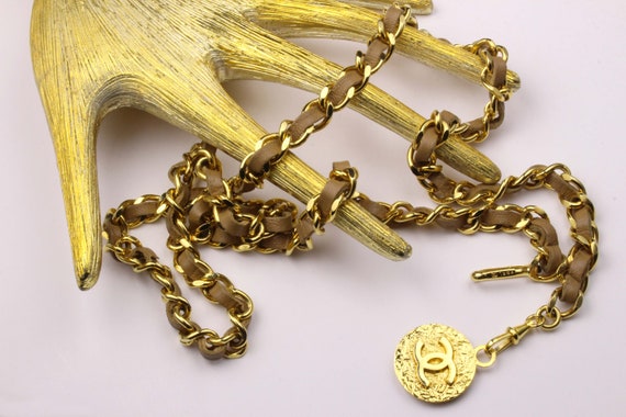 CHANEL チェーンベルト　ゴールド　ヴィンテージ1982 CHANEL Vintage 1982 Chain Interlaced Leather Logo Belt - Etsy