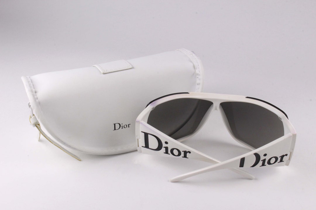 Dior ヴィンテージサングラスglossyホワイト　美品　2000年代　y2k il_1080xN.4603726646_offc.jpg