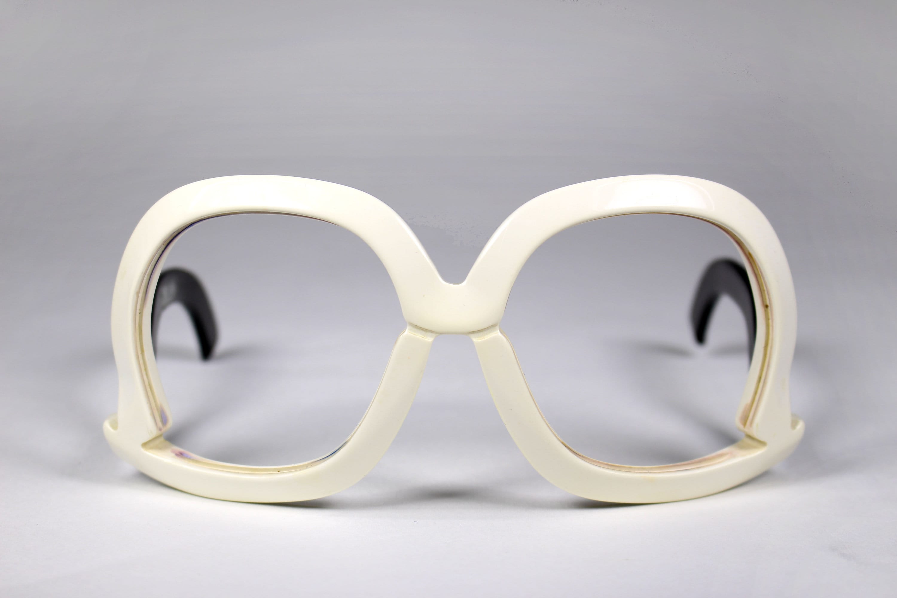 1970’s Silhouette Sunglasses , White & Gold, Mod. 6061, Made in Austria, Unisex Another Year around the Sun main image 2