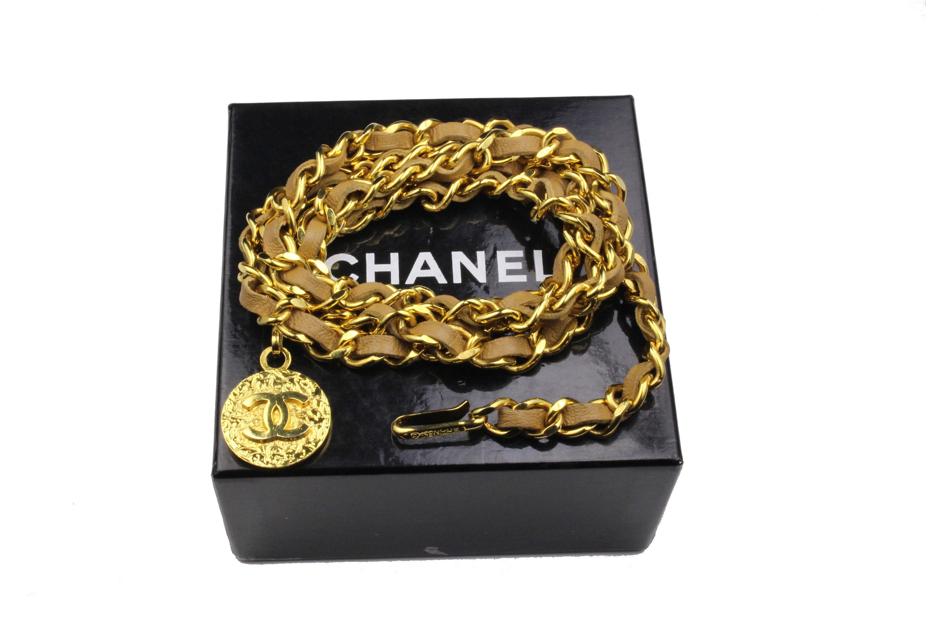 Chanel 1982 - Etsy