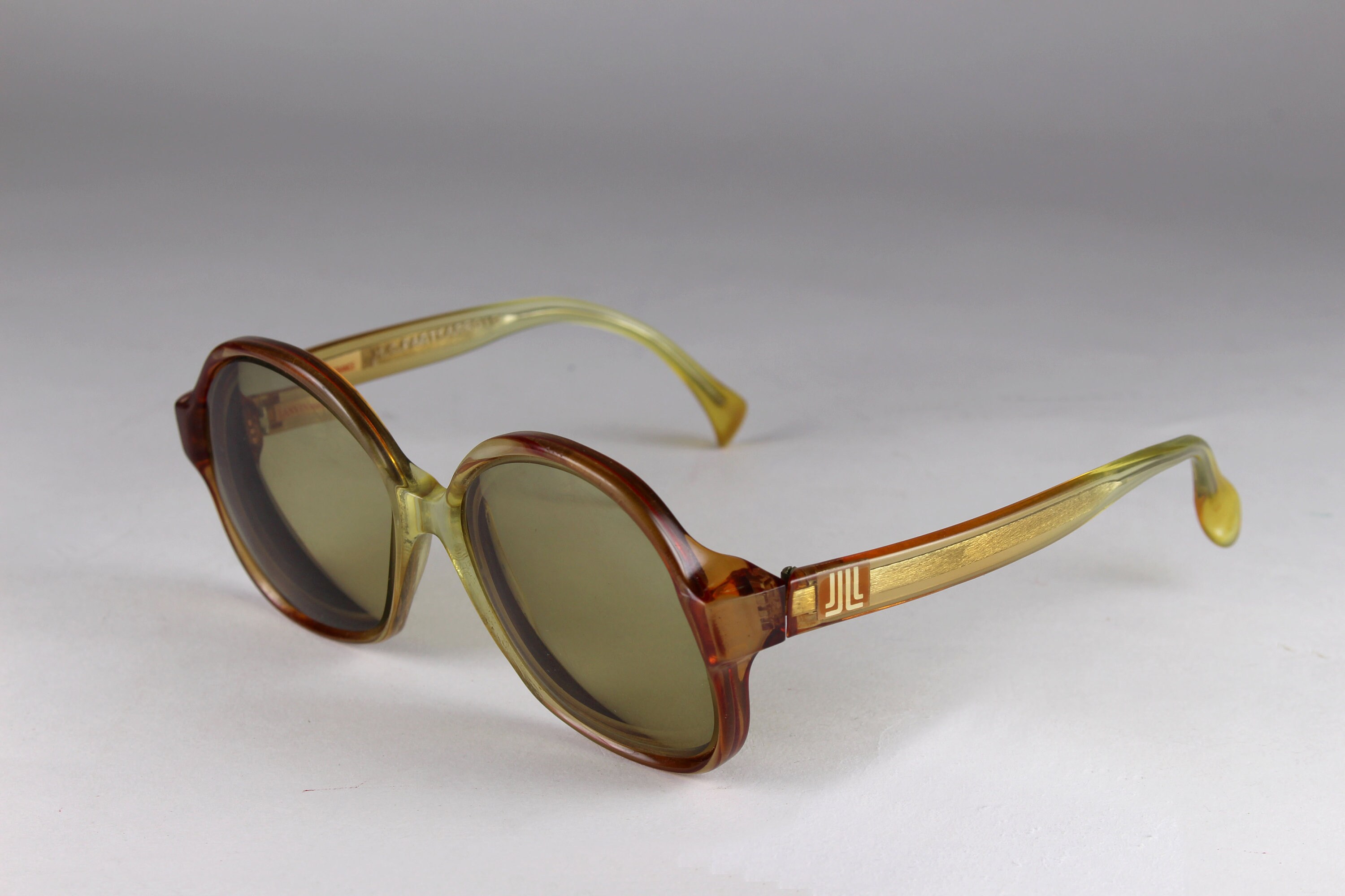 LANVIN ヴィンテージ 80年代 サングラス べっ甲 - Etsy 日本 LANVIN ヴィンテージ 80年代 サングラス べっ甲 - Etsy 日本