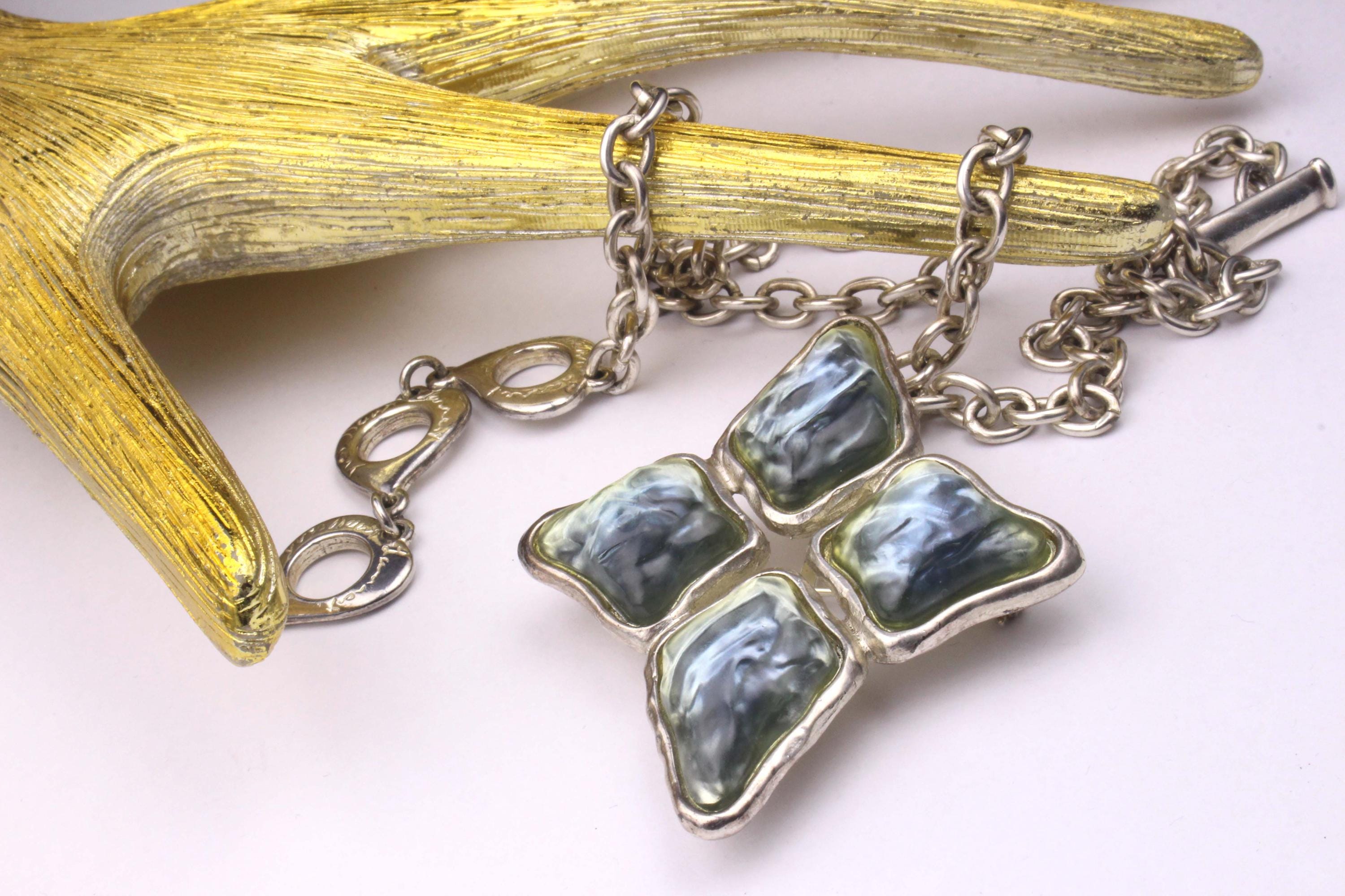 Yves Saint Laurentクリスタルブローチ Yves Saint Laurent Crystal