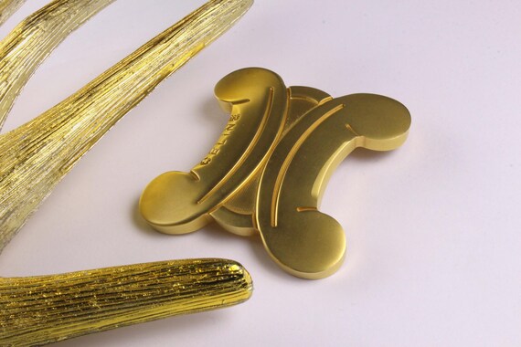 人気アイテムランキング CELINE Vintage Large Logo Triomphe Brooch - Etsy アクセサリー