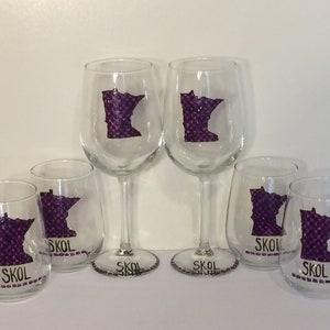 Minnesota SKOL- Set of 2 - Hand Painted Glasses