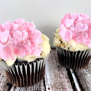 Edible Pink Flowers Cake Decorations, Pink Spring Blooms, Cupcake and Cake Toppers, Edible Cake Decorations, Spring Decor, Floral Cake