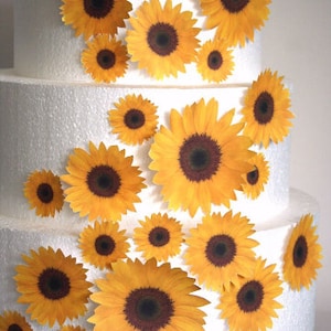 Edible Flower Cake Decorations, Yellow Edible Sunflowers, Set of 24 DIY Cake Decor, Yellow Edible Cake Decorations, DIY Wedding Cake