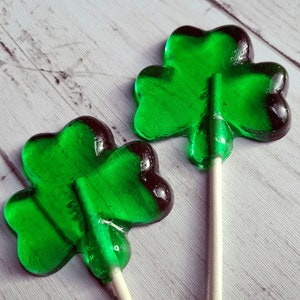 Green Shamrocks Wedding Favor Lollipops - St Patricks Day Hard Candy - 5 Lollipop Pack - Birthday Party, Celtic Wedding Favors, Party Favors