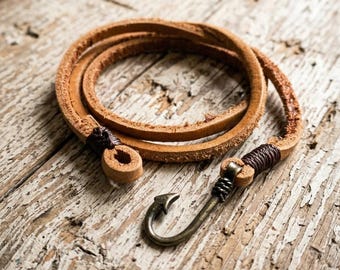 Pulsera de cuero color canela con anzuelo para hombre – Cierre de latón antiguo
