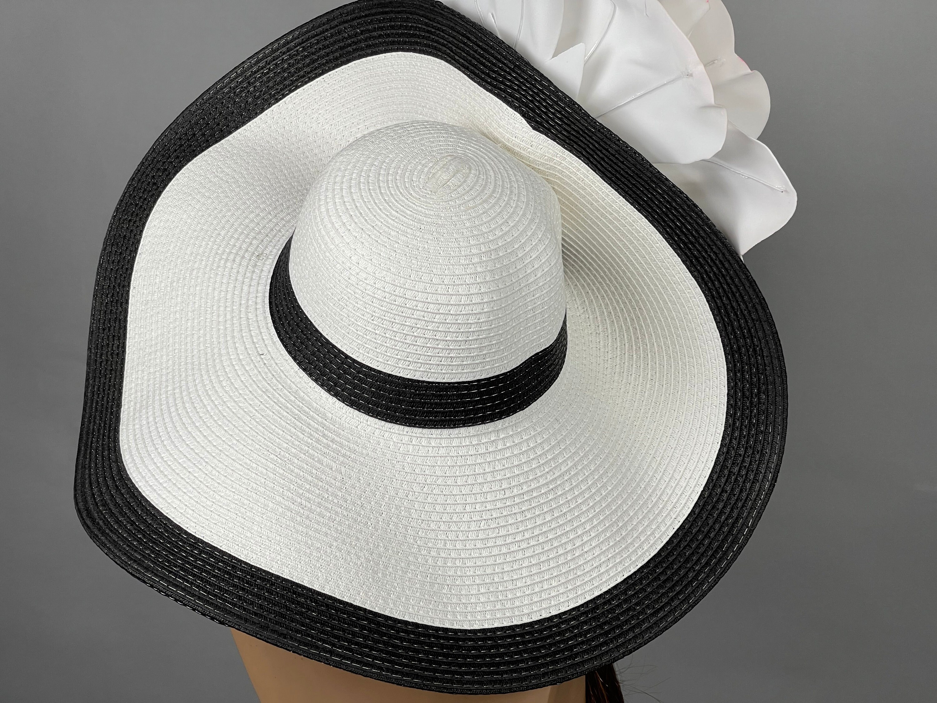 Wide Brim Kentucky Derby Hat: Black & White Tea Party Hat - Etsy display picture 1
