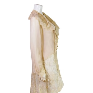 Vintage 1920s Champagne Crepe Silk & Lace Robe
