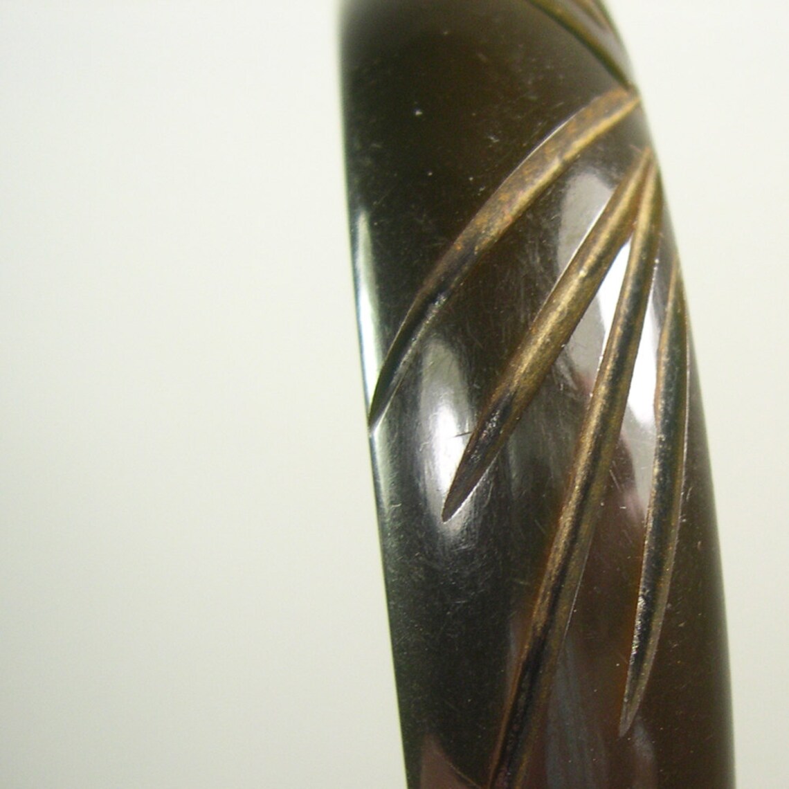 Vintage Bakelite Hand Carved 1940s Bangle - Etsy