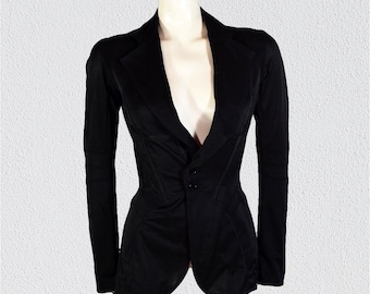 Chaqueta negra estilo boyfriend de Comme des Garcons, de Junya Watanabe, 2003. Talla 8-10 del Reino Unido