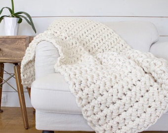 Chunky Knit Blanket // Chunky Throw // Crochet Blanket // 59" by 37" // Simply Maggie