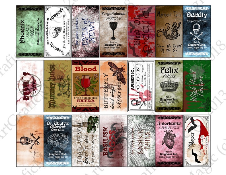K&ouml;nnte beinhalten: Eine Sammlung von Etiketten f&uuml;r Tr&auml;nke im Vintage-Stil mit verschiedenen Namen wie "Phoenix Tears", "Blood" und "Snake Tails". Jedes Etikett hat einzigartige Schriftarten, Farben und Illustrationen, darunter Totenk&ouml;pfe, Schmetterlinge und eine Meerjungfrau. Die Etiketten sind f&uuml;r ein Halloween- oder Fantasy-Thema konzipiert.