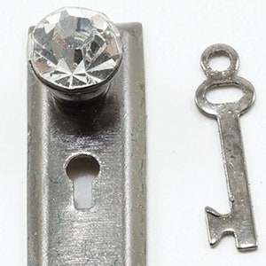 Dollhouse Miniature Crystal Classic Style Knob - Pewter 2 Pack #05651