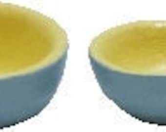 Dollhouse Miniature Set of 3 Ceramic Bowls - Blue and Gold - 1:12 Scale
