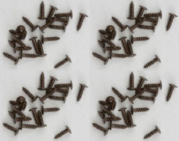 Chiodi in miniatura per casa delle bambole da 1/8 - Finitura in ottone ( confezione da 100) - Scala 1:12 - Italia