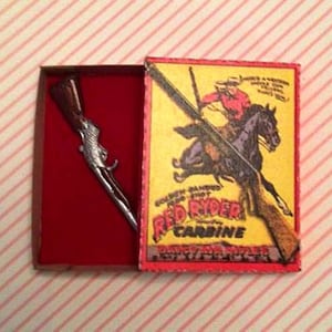 Fucile giocattolo Red Ryder in miniatura per casa delle bambole e kit scatola - scala 1:12