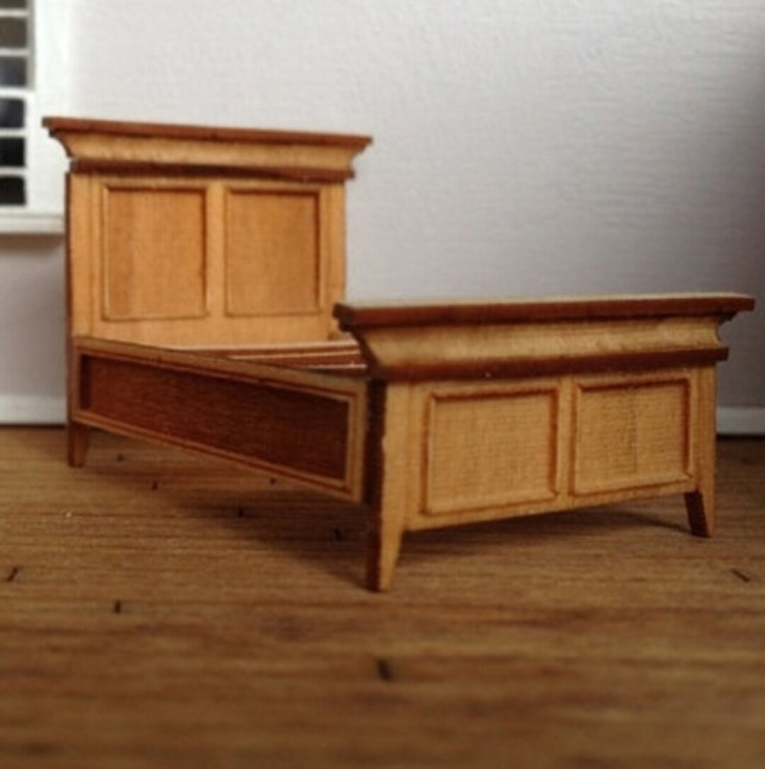 Dollhouse Miniature Quarter Scale Murrelet Style Full Size Bed KIT 148