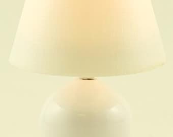 Dollhouse Miniature 12v Glazed Ivory Table Lamp in 1:12 Scale