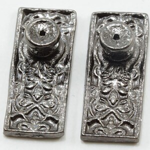 Poignées de porte miniatures ornementées pour maison de poupée, lot de 4, en étain - Échelle 1:12