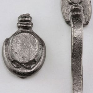 Dollhouse Miniature Door Knocker and Handle in Pewter  1 pr #05603 - 1:12 Scale