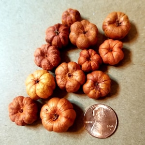 Dollhouse Miniature Pumpkins - Set of 12 - 1:12 Scale