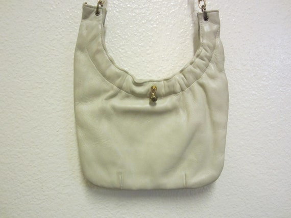 Leather Bucket Style Purse/Textured Chain Link Sho
