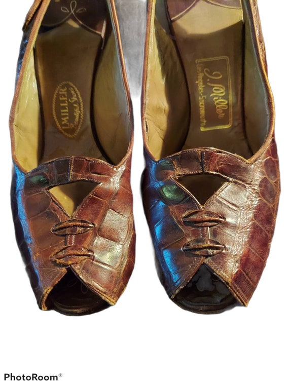 Vintage 1940s Leather Croc Pumps Classic Peep Toe… - image 3