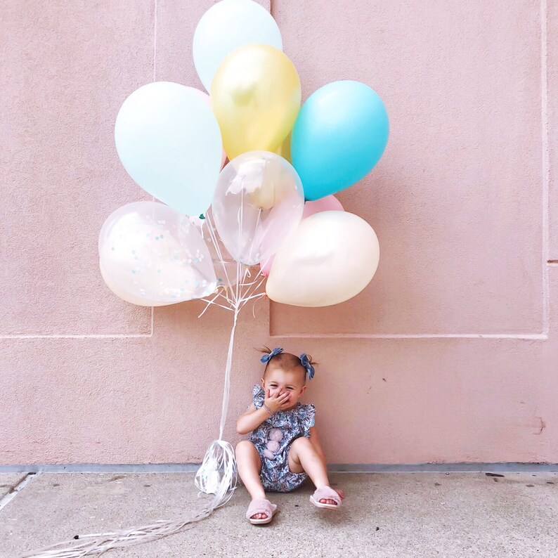 Carousel Balloons includes 3 pre-filled confetti balloons 12 Balloons