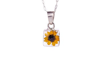 Sunflower Necklace, Real Preserved Flower Jewelry, Floral Resin Necklace, Resin Jewelry, Tiny Square Necklace, Sunflower Charm